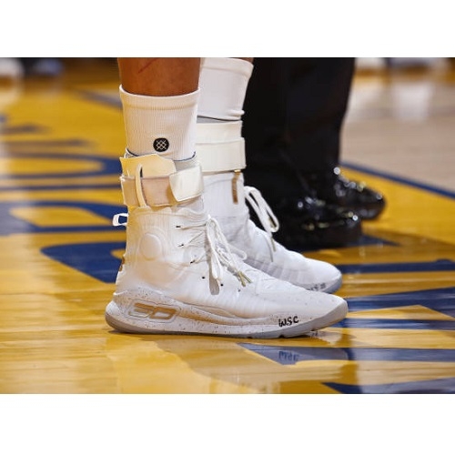 Stephen Curry UnderArmour sneakers become internet meme SI