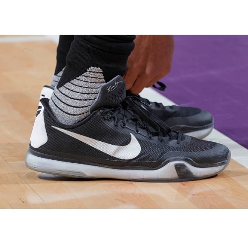 Zapatillas de  Giannis Antetokounmpo Nike Kobe 11